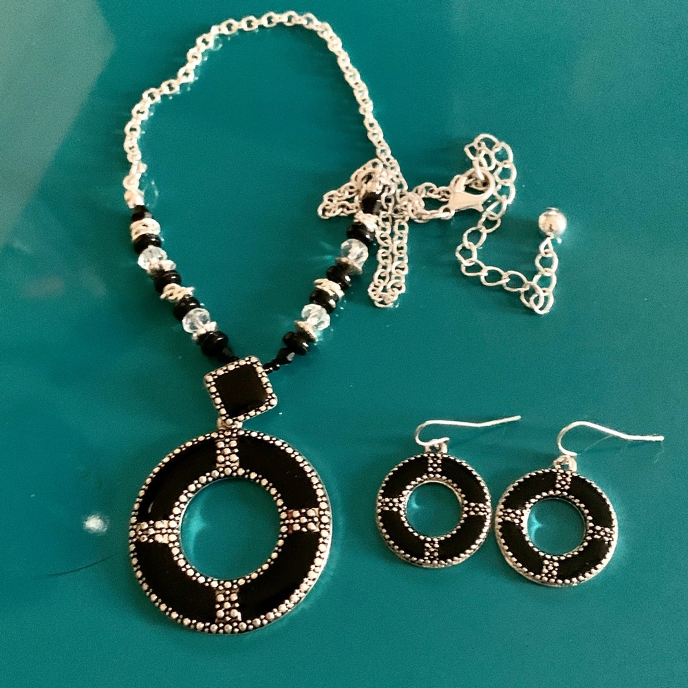 Kenneth Cole Silver Tone & Black Enameled Necklace & Earring Set